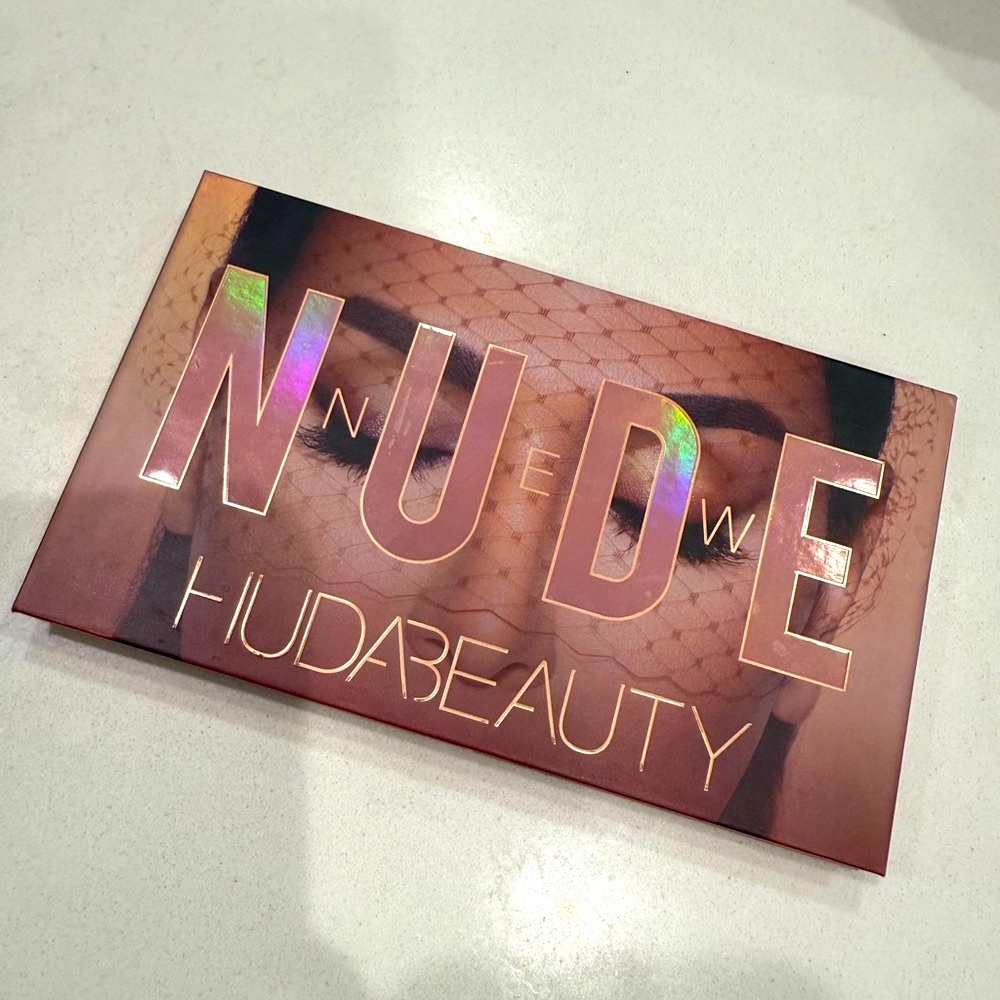 Huda Beauty Nude Eyeshadow Palette
